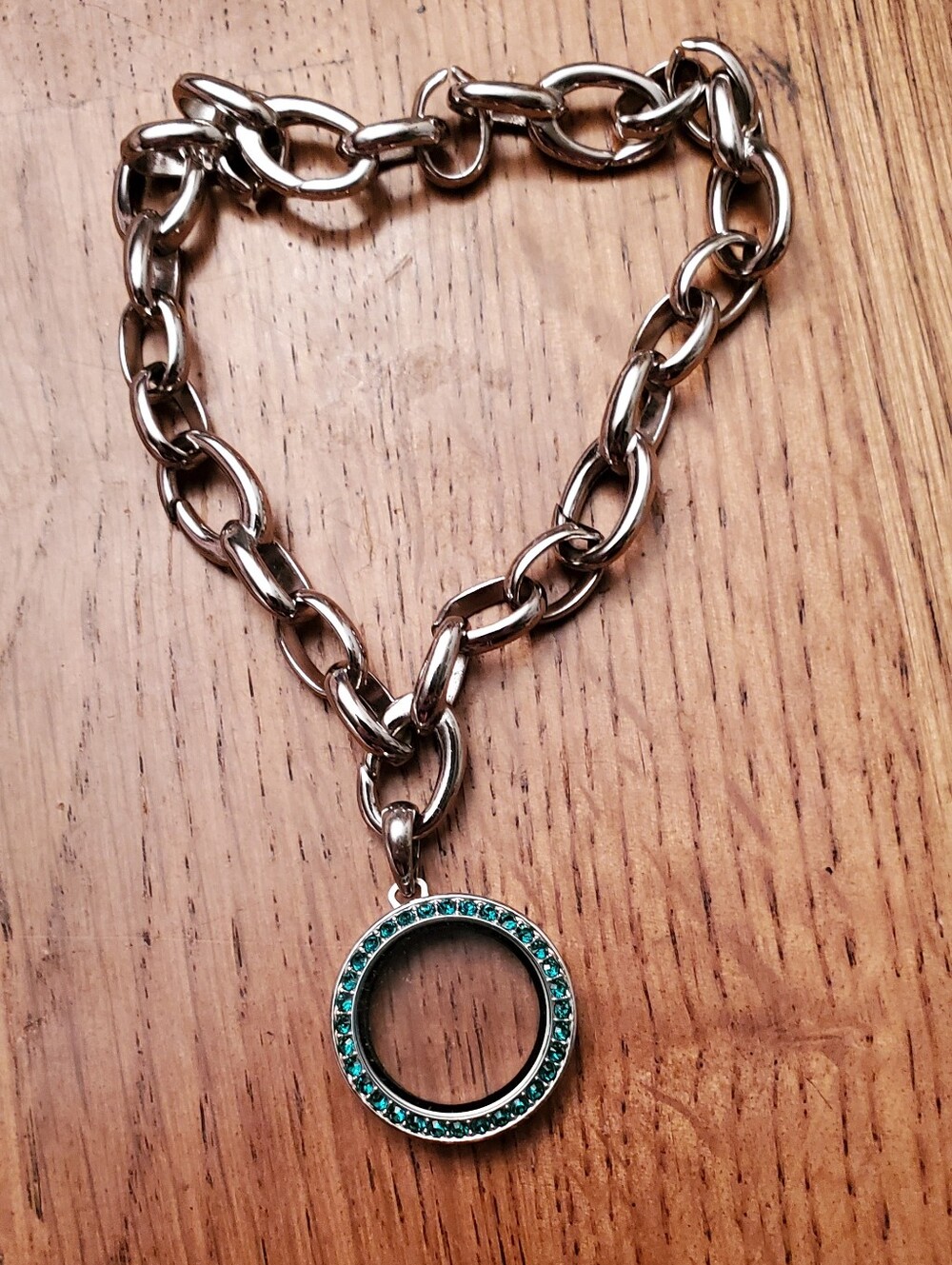 Origami Owl Silver Chain Bracelet with Green Crystal Circle Pendant